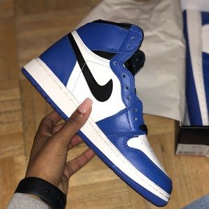 Game Royal 1s size 4.5Y
